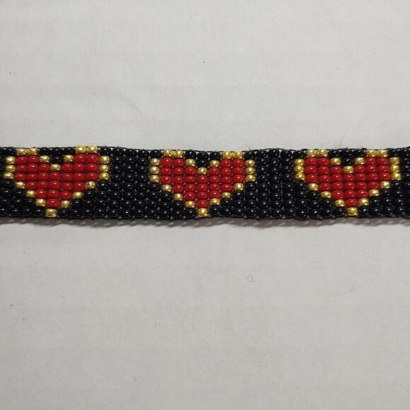 Loom Beaded Bracelet Black w/ Red Hearts - Picture 3 of 4